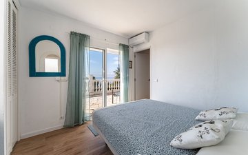 Property slide 10