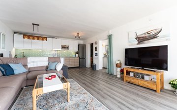 Property slide 16
