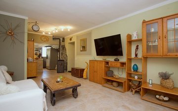 Property slide 16