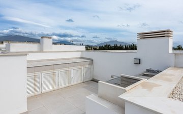 Property slide 22