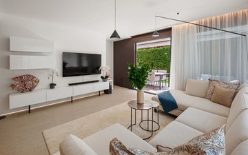 Property slide 10