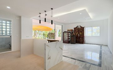Property slide 10