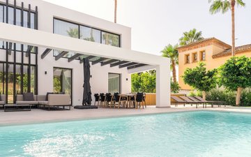 Property slide 17