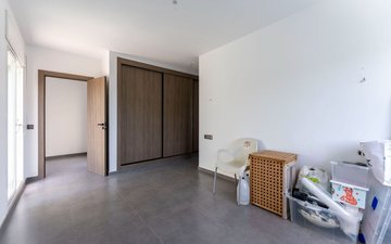 Property slide 21