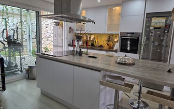 Property slide 16