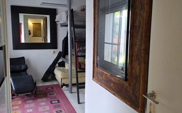 Property slide 18