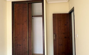Property slide 32