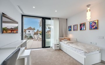 Property slide 18