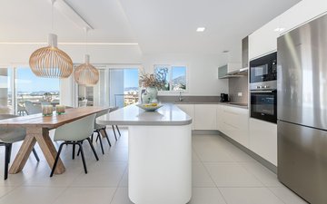 Property slide 32