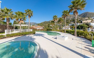 Property slide 61