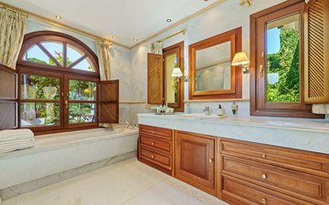 Property slide 44