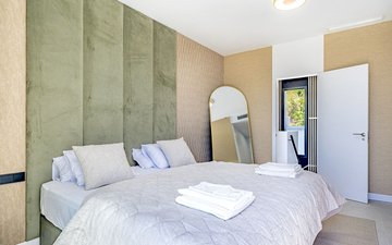 Property slide 25