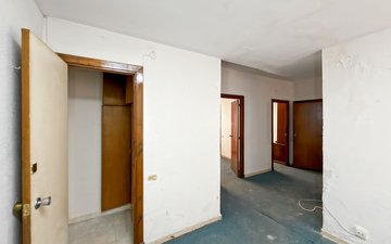 Property slide 32