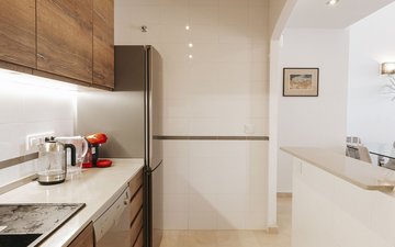 Property slide 16