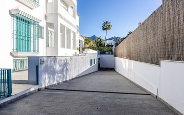 Property slide 31
