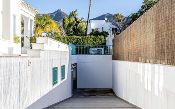 Property slide 32
