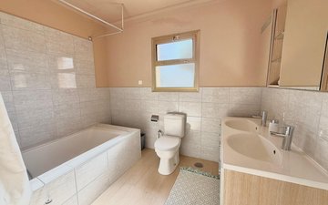 Property slide 22