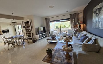 Property slide 21