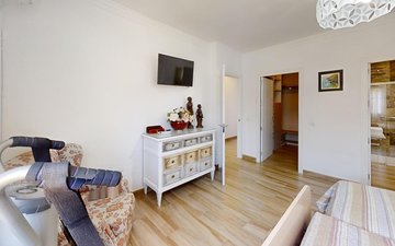 Property slide 44