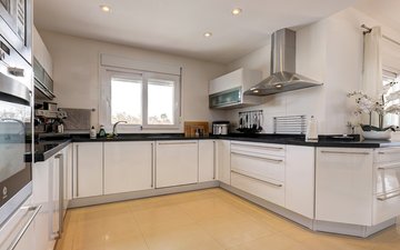 Property slide 10