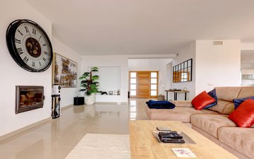 Property slide 14