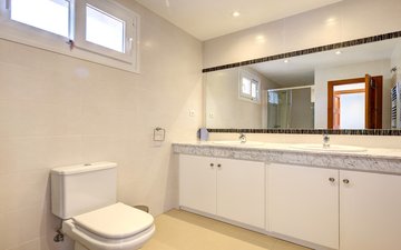 Property slide 24