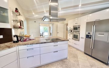 Property slide 17