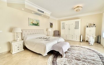 Property slide 25