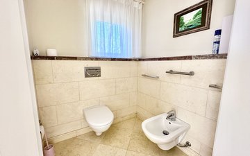 Property slide 32