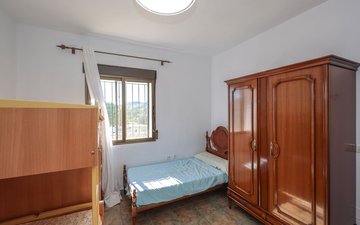 Property slide 16