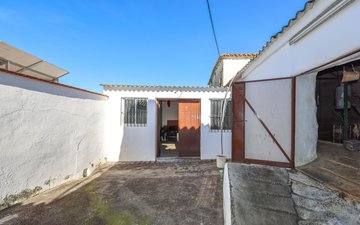 Property slide 22