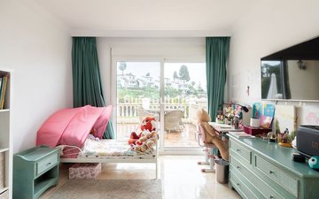 Property slide 16