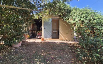 Property slide 76