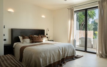 Property slide 10