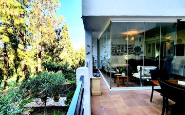 Property slide 32