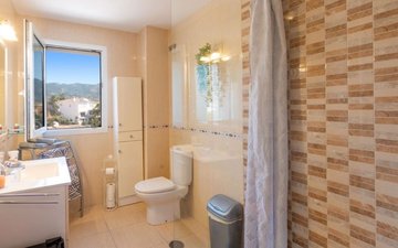 Property slide 33