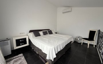 Property slide 22