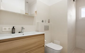 Property slide 16