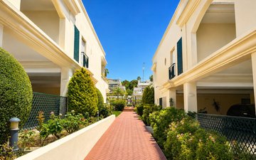 Property slide 18