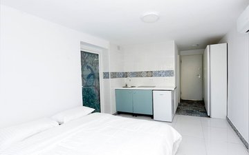 Property slide 48