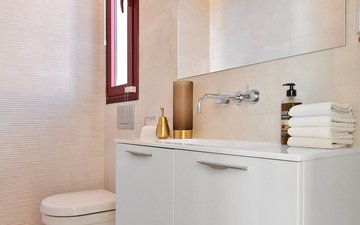 Property slide 32