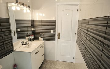 Property slide 25