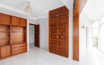 Property slide 21