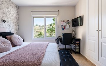 Property slide 18