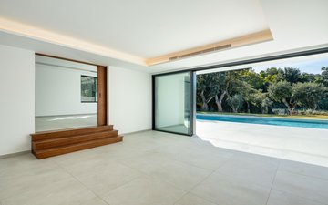 Property slide 10