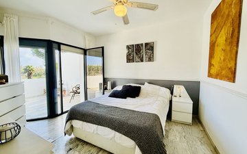 Property slide 21