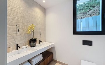 Property slide 40