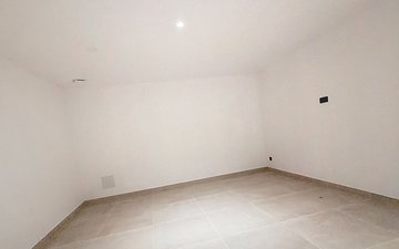 Property slide 78