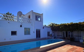 Property slide 32