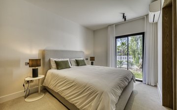 Property slide 40